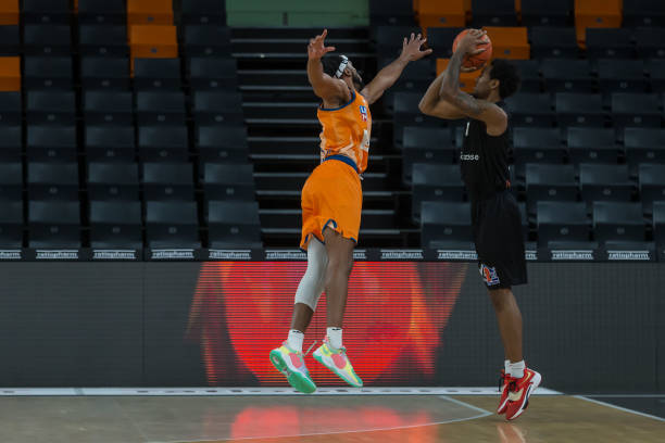 关注他们的 关注他们的