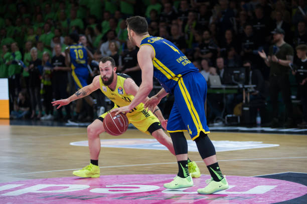 也是对中国 也是对中国